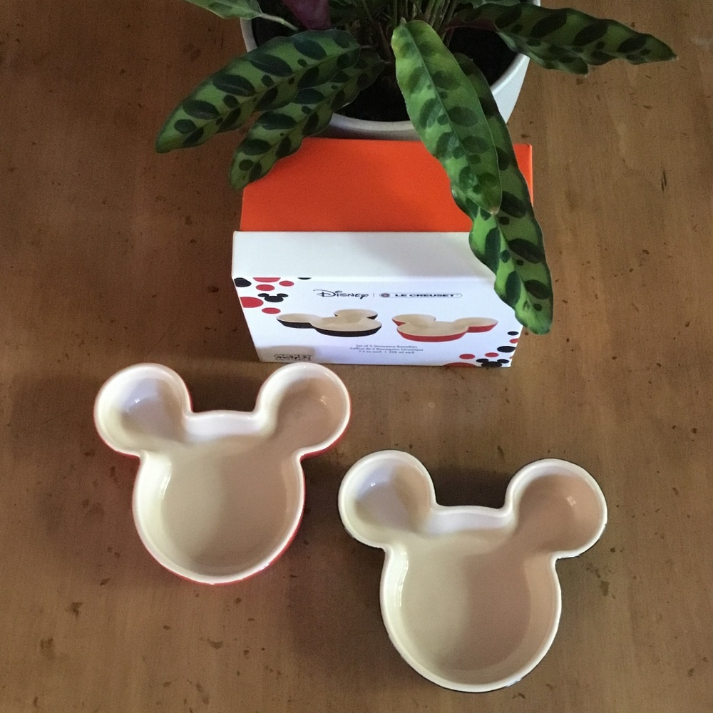 Williams Sonoma Le Creuset Disney Mickey Mouse Stoneware Ramekins - Picture 11 of 12